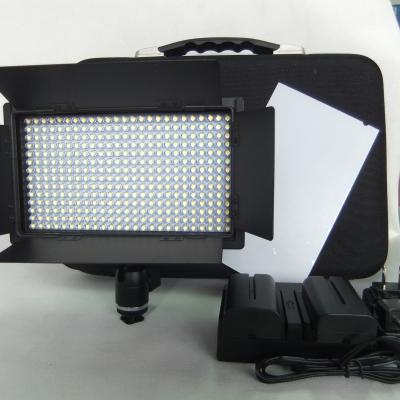 TELIKOU LET-260 On Camera Light For camera